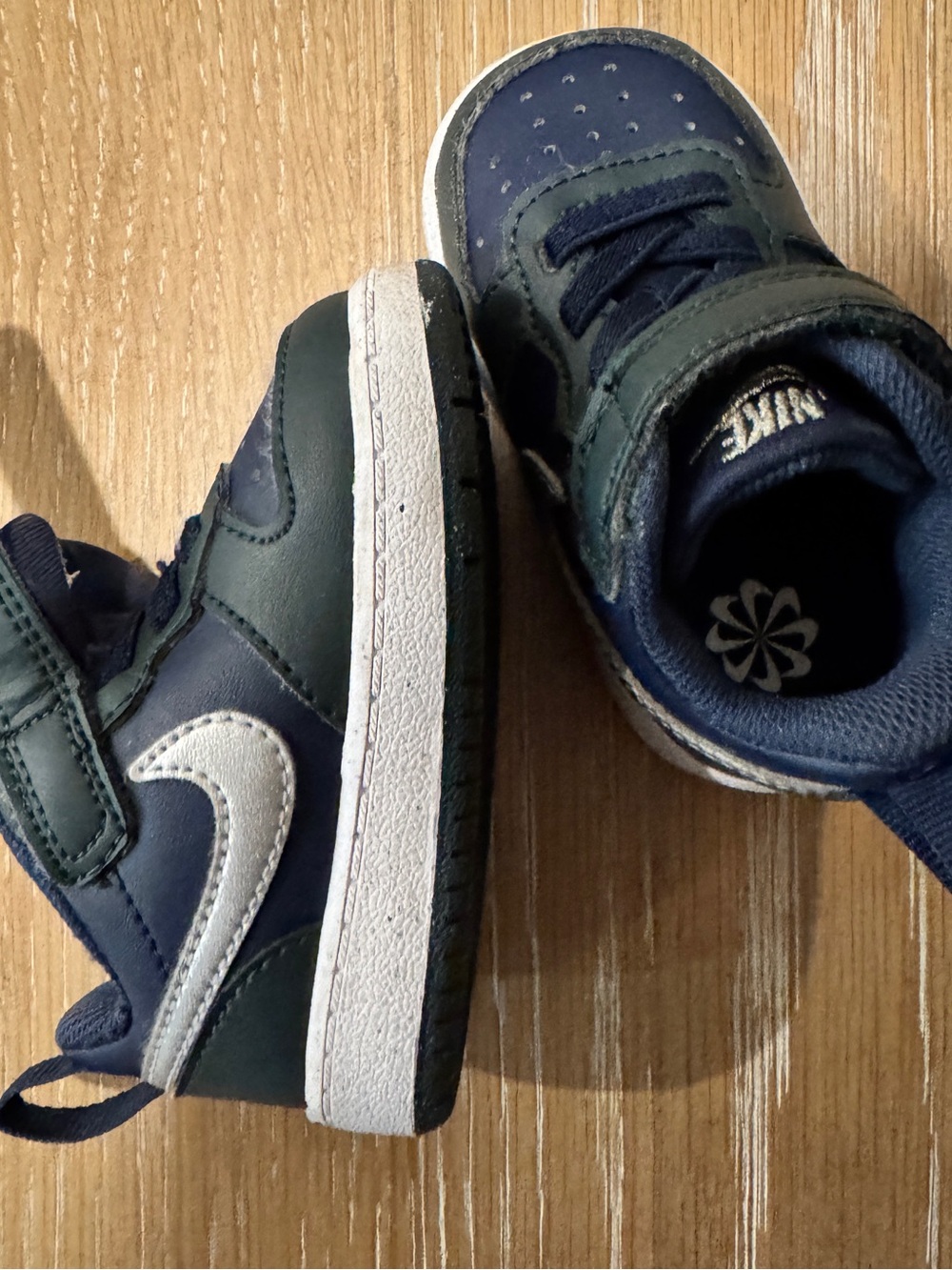 Nike Toddler Navy and Dark Green Sneakers